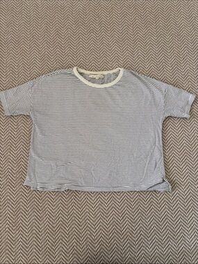 XiRENA Navy & White Striped Short Sleeve Tee in XS